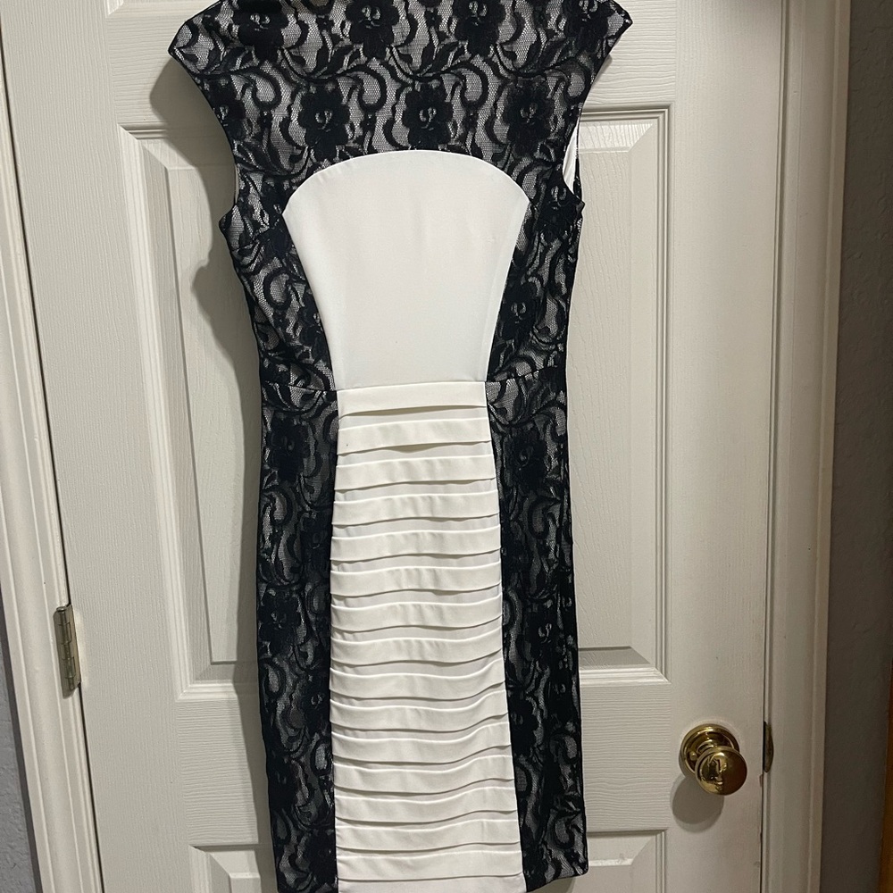 Midi Cache Dress - Picture 3 of 4